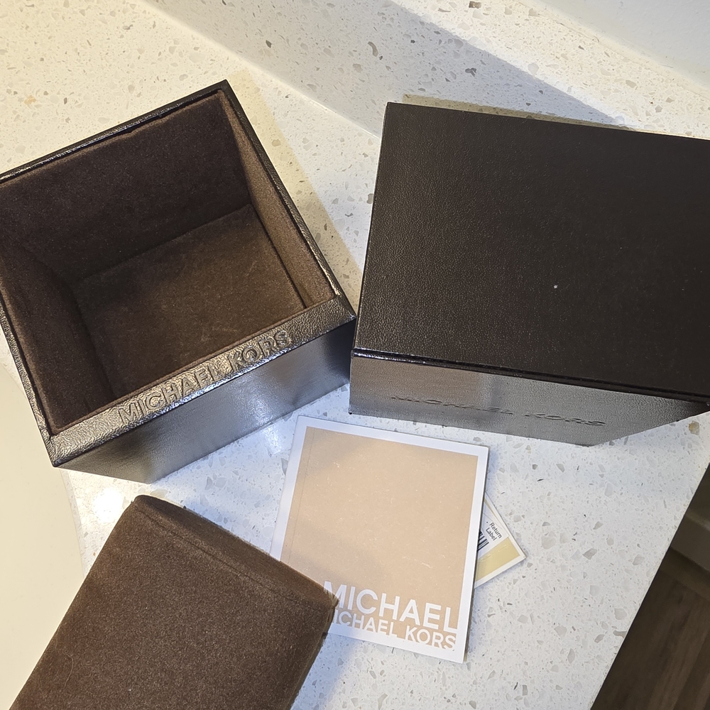 Michael Kors Brown Watch Box - Picture 4 of 5